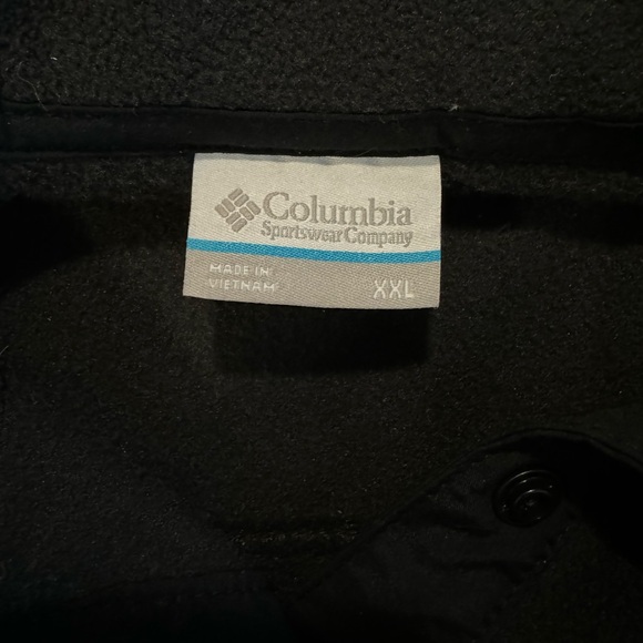 Columbia brand black fleece pull over - Picture 3 of 4